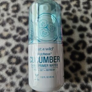 Wet n Wild PhotoFocus Cucumber 3-in-1 Primer Water Spray, 1.52 fl. oz, NIP